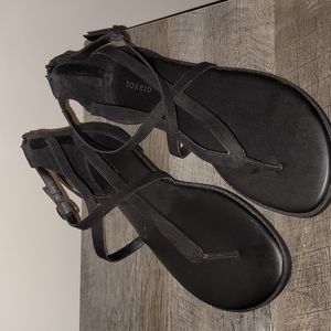 Black sandals size 13w Torrid